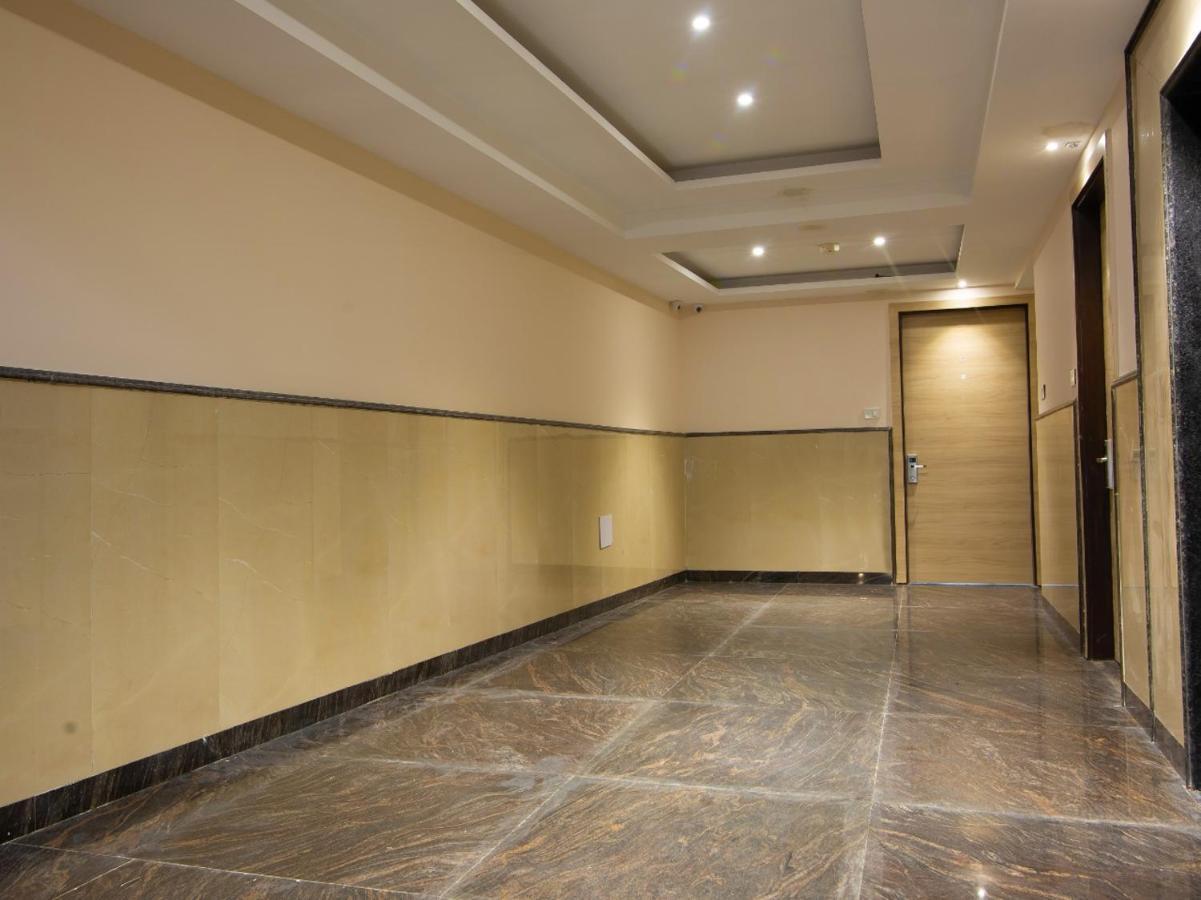 Hotel Ivy Plaza Luxury ニューデリー エクステリア 写真
